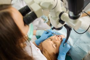 endodontie la microscop