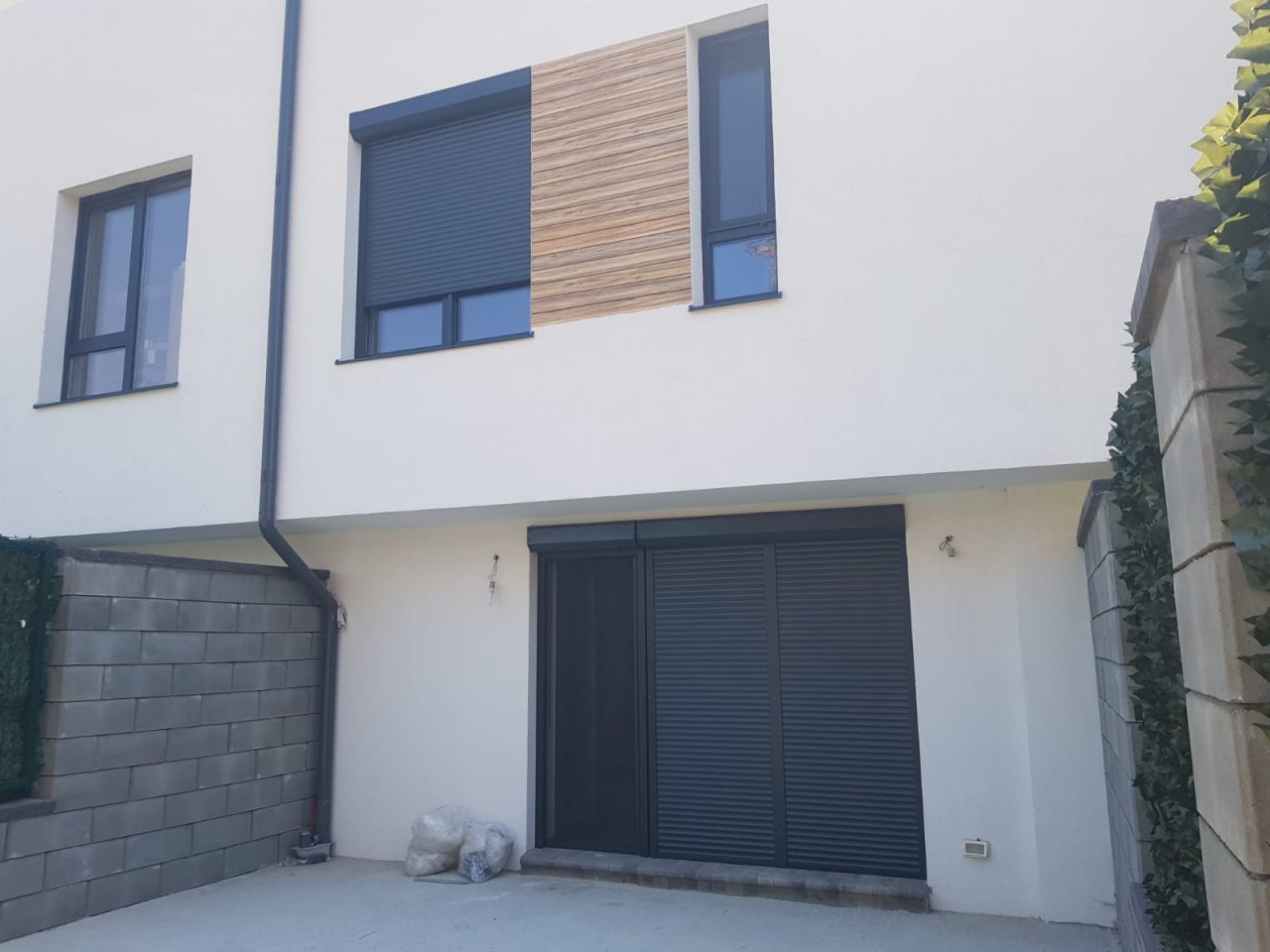 Rulouri exterioare vedere exterior