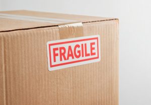 Cum trimit mobilier prin serviciul de transport colete din Anglia in Romania la cel mai bun preț?