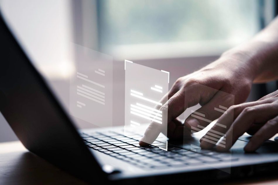 Bateria laptopului: obiceiurile mici care o țin sănătoasă ani de zile